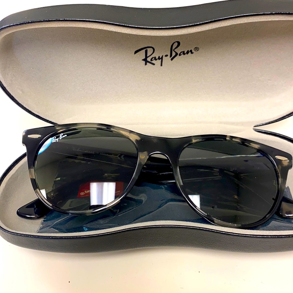 Brand new Ray Bans sunglasses